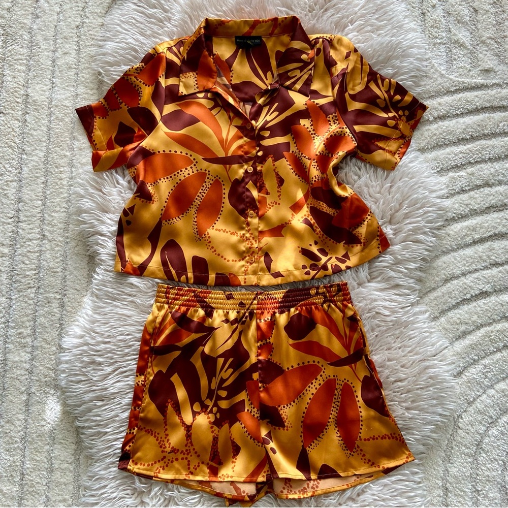 HOUSE OF HARLOW 1960 loungewear resort Satin Short Set rich fall colors XS